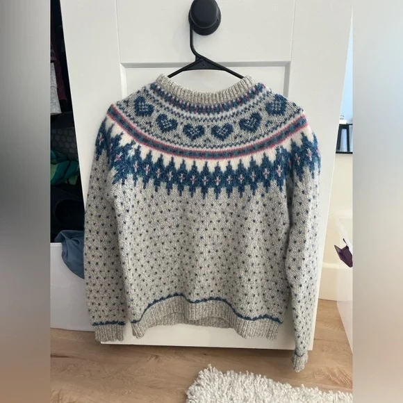100% wool Woolrich brand Blue and Cream Patterned Isle Nordic style Sweater S - Picture 2 of 10